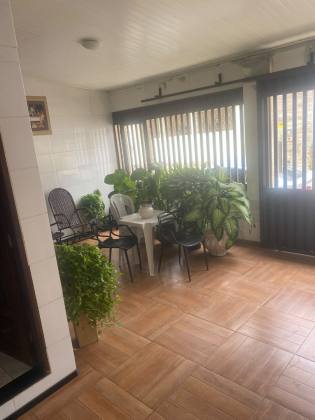 Casa com ponto comercial no João Alves