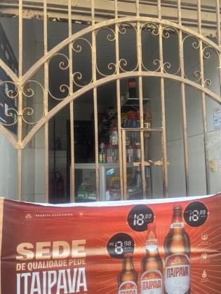 Casa com ponto comercial no João Alves