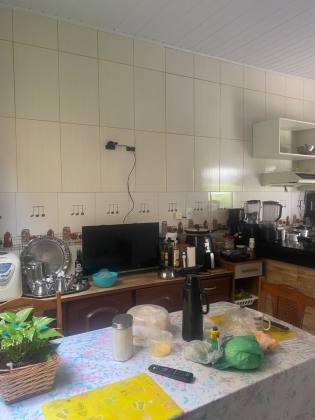 Casa com ponto comercial no João Alves