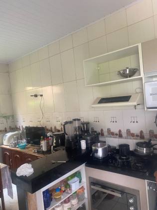 Casa com ponto comercial no João Alves