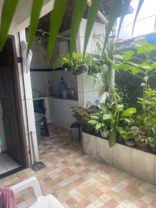 Casa com ponto comercial no João Alves