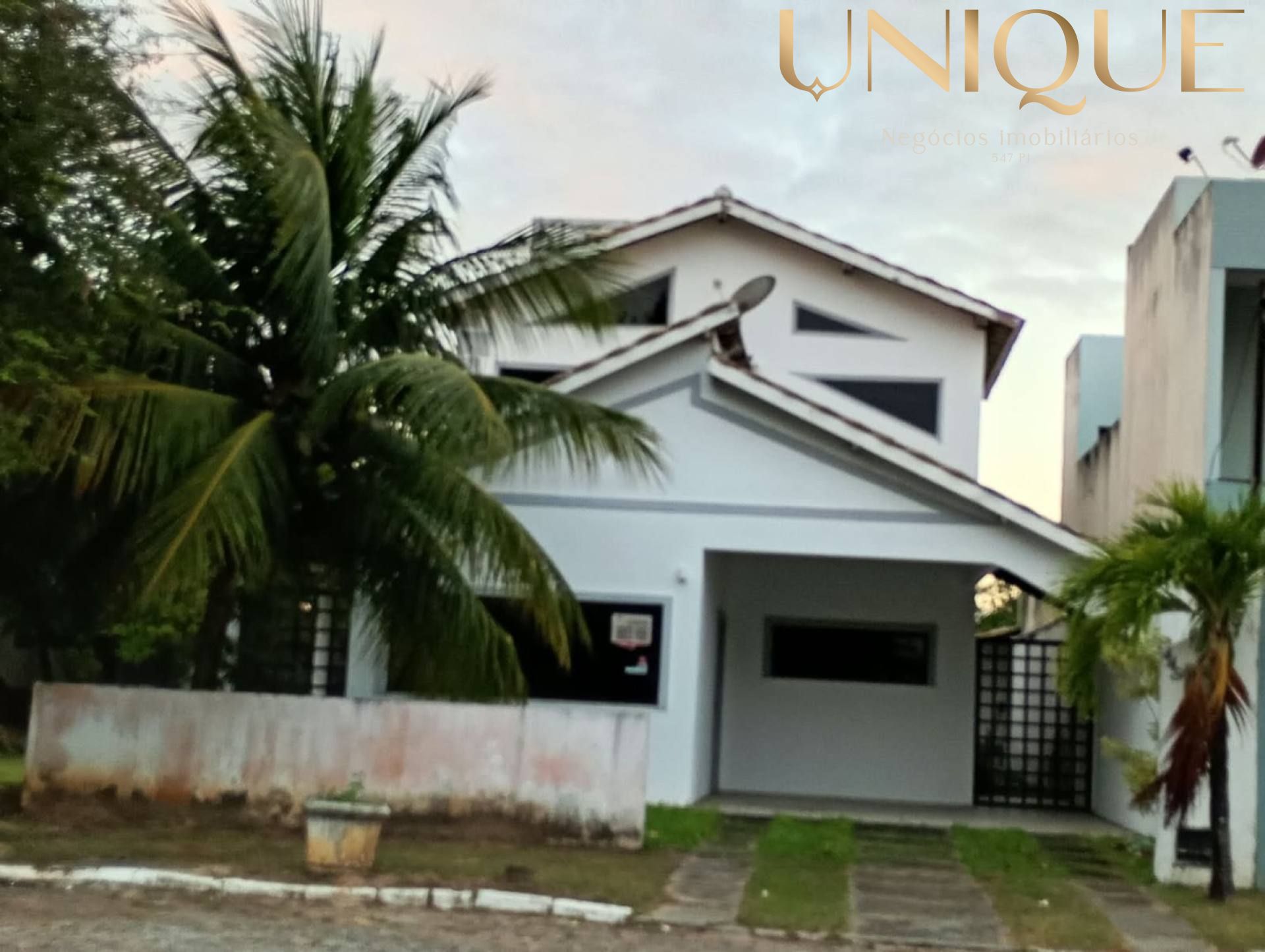 CASA NO CONDOMÍNIO ROTA DO SOL NA ARUANA