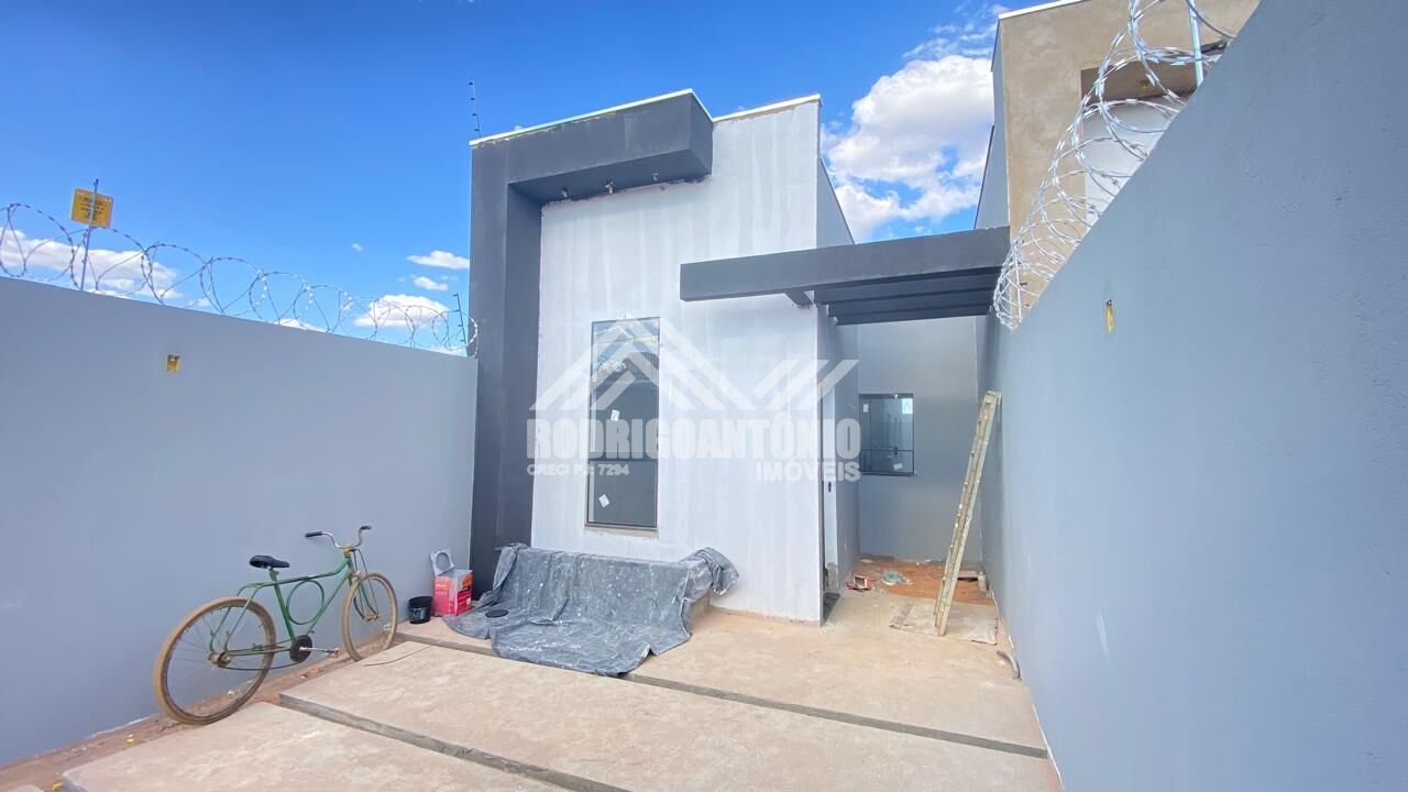 Casa a venda no Bairro Delfino