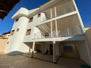 Linda casa em excelente localização no Bairro Ibituruna