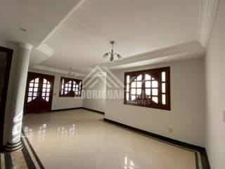 Linda casa em excelente localização no Bairro Ibituruna