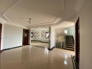 Linda casa em excelente localização no Bairro Ibituruna