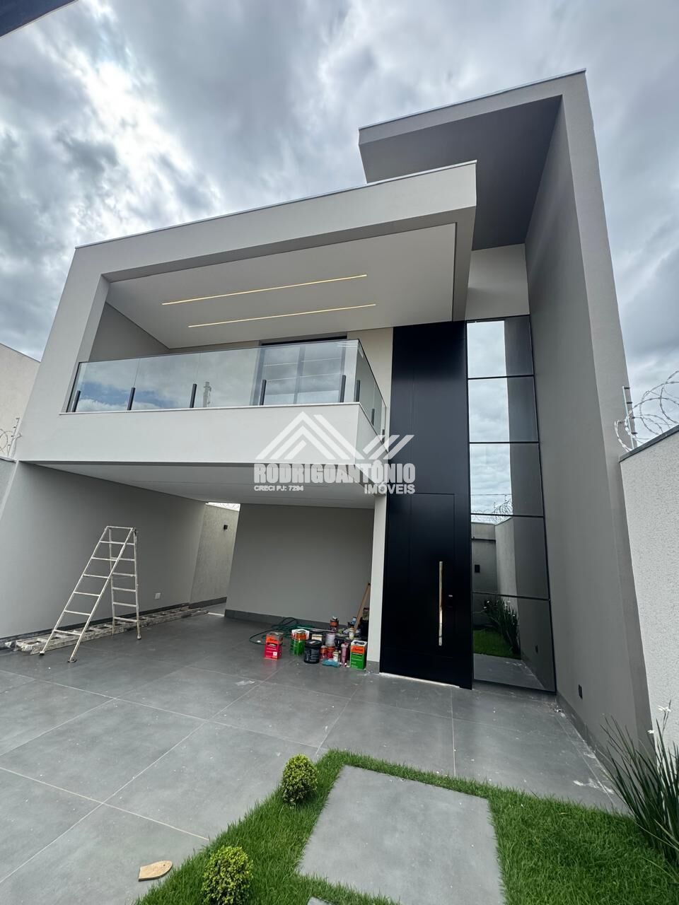 Linda Casa à Venda no bairro Ibituruna!