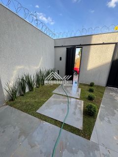 Linda Casa à Venda no bairro Ibituruna!