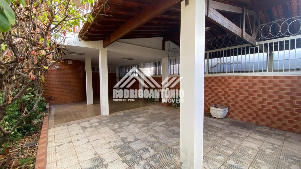 Casa à venda no bairro Jardim São Luiz