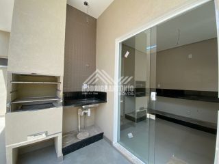 Casa a venda no condomínio Villa Real