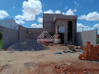 Linda casa a venda no Guarujá - Fase de construção