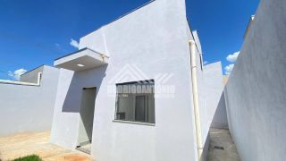 Casa a venda no Bairro Novo Jaraguá
