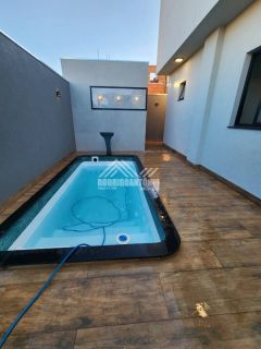 Linda casa no Villa Segura - Condomínio fechado!
