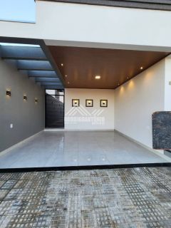 Linda casa no Villa Segura - Condomínio fechado!