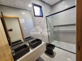 Linda casa no Villa Segura - Condomínio fechado!