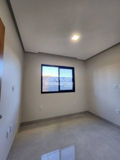 Linda casa no Villa Segura - Condomínio fechado!