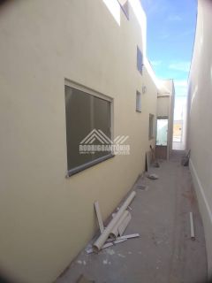 Casa a venda no Bairro Novo Jaraguá