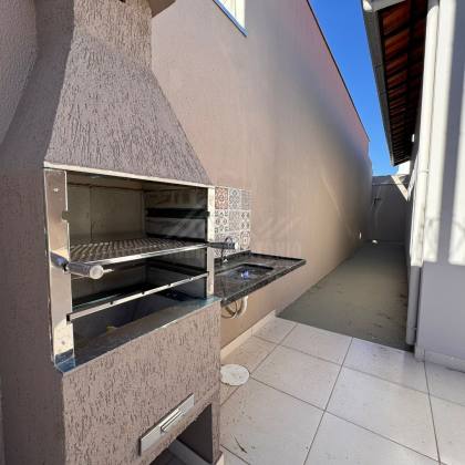 Casa Para Vender com 2 quartos 01 suítes no bairro Interlagos em Montes Claros