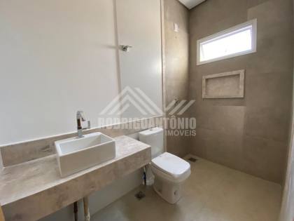 Casa em Condomínio Para Alugar com 3 quartos, 1 suíte no bairro Reserva Real