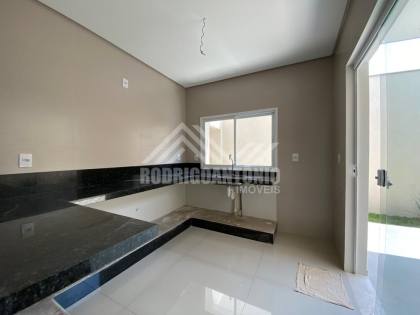 Casa em Condomínio Para Alugar com 3 quartos, 1 suíte no bairro Reserva Real