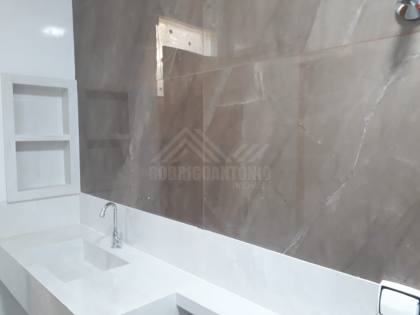 Apartamento  com 3 quartos 1 suíte no bairro Planalto