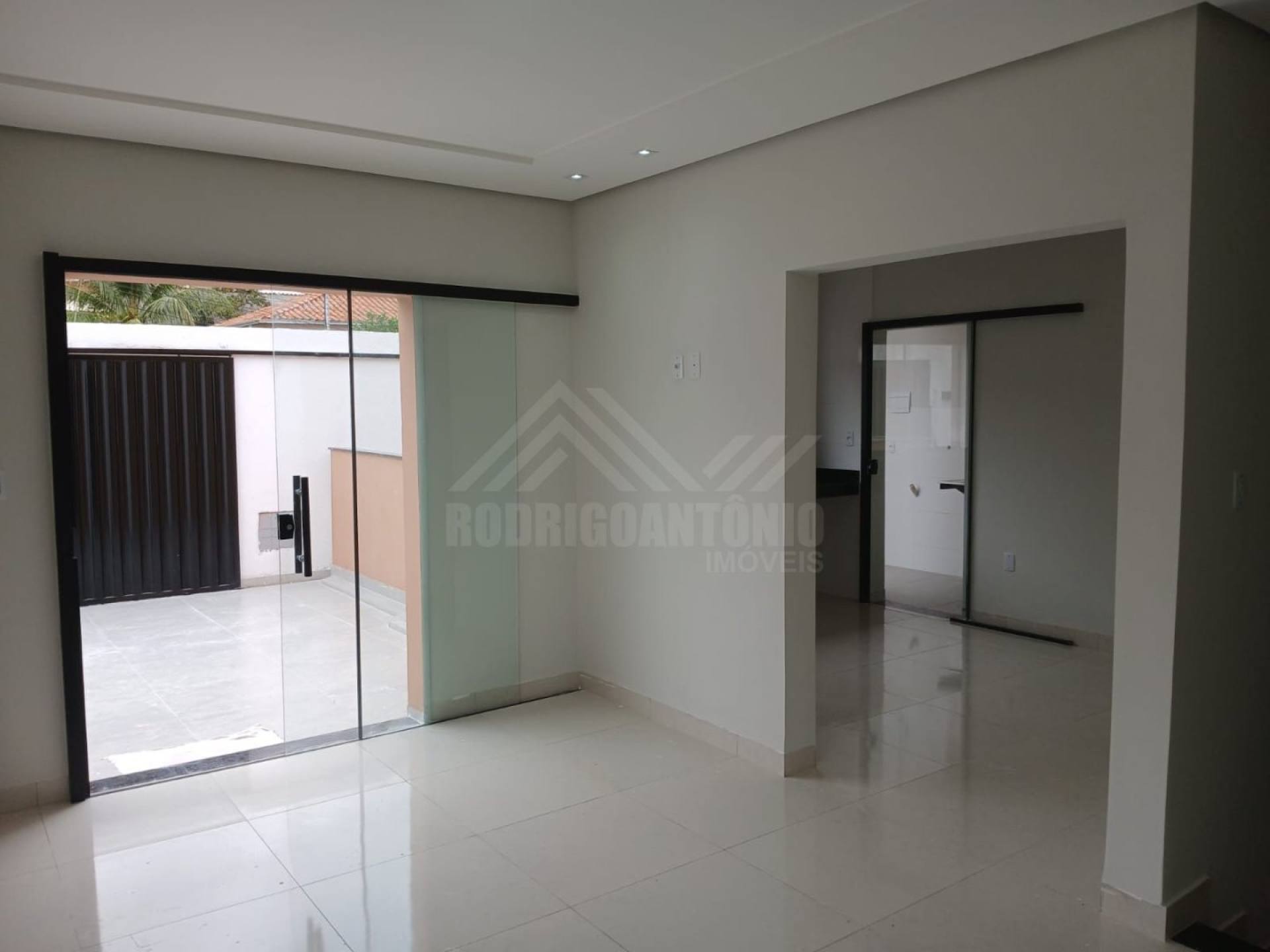 Sobrado Para Vender com 3 quartos 1 suítes no bairro Guarujá