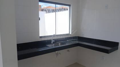 Casa com 3 quartos 1 suítes no bairro Guarujá em Montes Claros