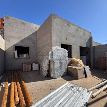 Casa com DOCUMENTAÇÃO INCLUSA com 2 quartos no bairro Jardim Olímpico
