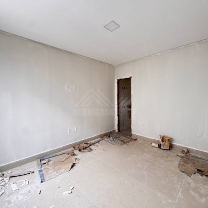 Casa com Garagem Coberta com 3 quartos 1 suítes no bairro Canelas