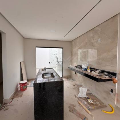 Casa Para Vender com 3 quartos 1 suítes no bairro Canelas