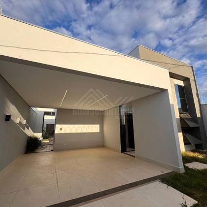 Casa com 3 quartos, 1 suíte e closet no bairro Monte Belo