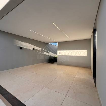 Casa com 3 quartos, 1 suíte e closet no bairro Monte Belo