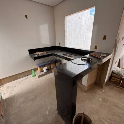 Casa em fase de acabamentos com 3 quartos 1 suítes no bairro Interlagos