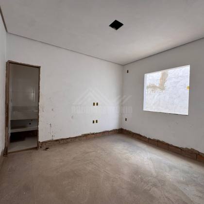 Casa em fase de acabamentos com 3 quartos 1 suítes no bairro Interlagos