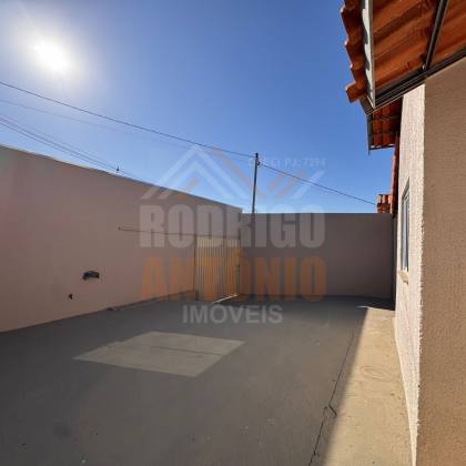 Casa Para Vender com 2 quartos, sendo 1 suíte no bairro Portal dos Ipês em Montes Claros