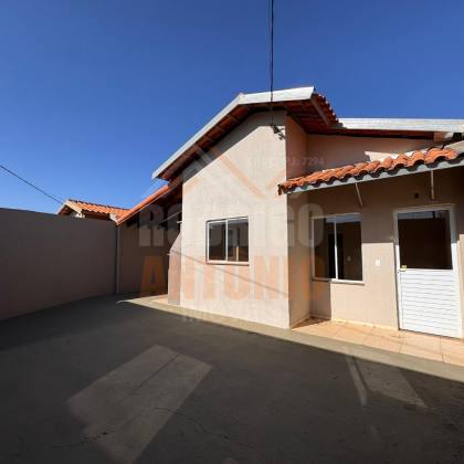 Casa Para Vender com 2 quartos, sendo 1 suíte no bairro Portal dos Ipês em Montes Claros