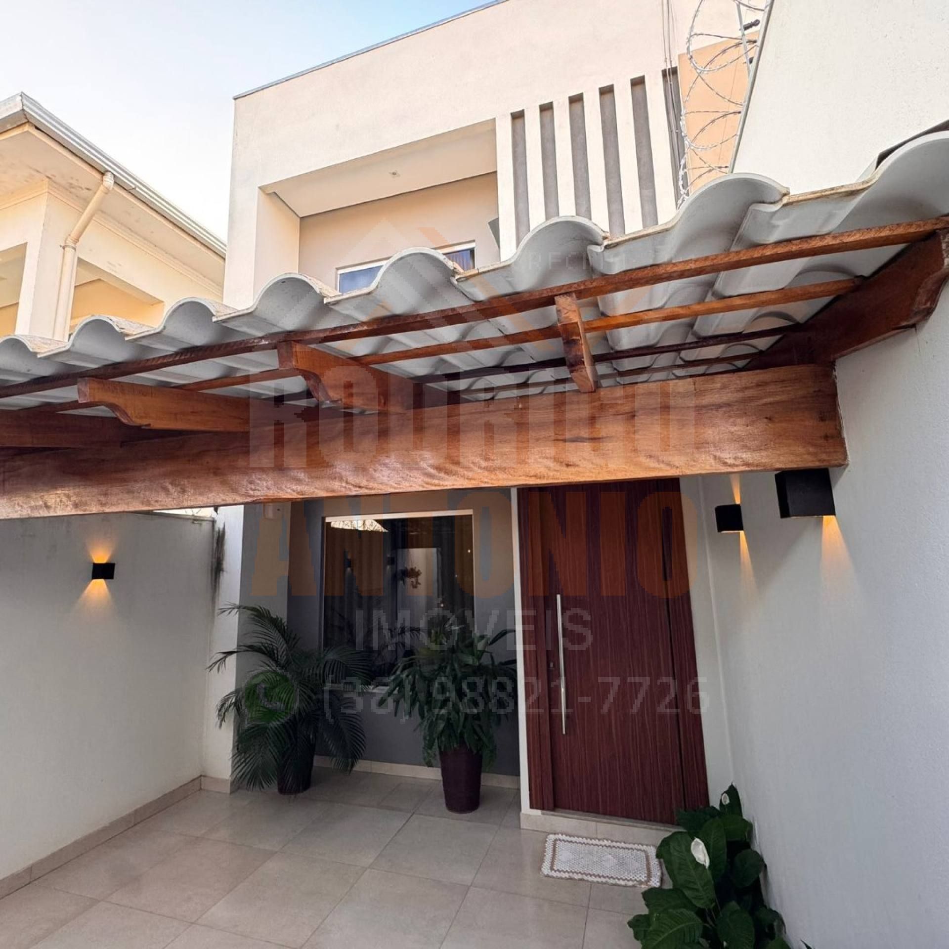 Sobrado à venda com 3 quartos sendo 1 suíte no bairro Jardim Panorama