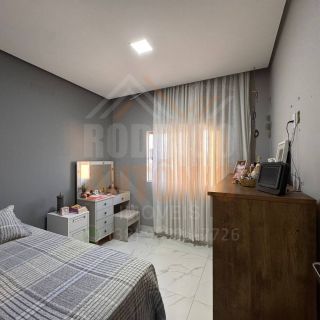 Sobrado à venda com 3 quartos sendo 1 suíte no bairro Jardim Panorama
