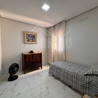 Sobrado à venda com 3 quartos sendo 1 suíte no bairro Jardim Panorama
