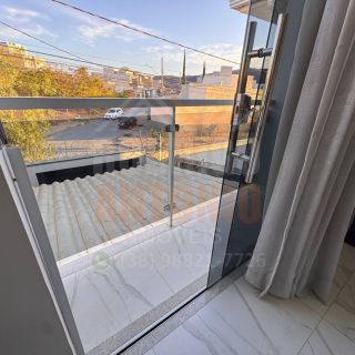 Sobrado à venda com 3 quartos sendo 1 suíte no bairro Jardim Panorama