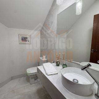 Sobrado à venda com 3 quartos sendo 1 suíte no bairro Jardim Panorama