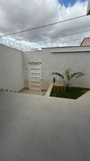 Casa à venda com 3 quartos sendo 1 suíte no bairro Vila Nova