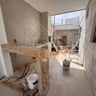 Casa à Venda com 3 quartos sendo 1 suíte no bairro Prolongamento Todos os Santos