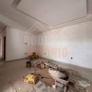 Casa à venda com 3 quartos sendo 1 suíte no bairro Prolongamento Todos os Santos