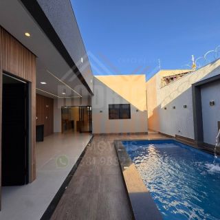 Linda Casa à venda com 3 quartos sendo 1 suíte no bairro Planalto