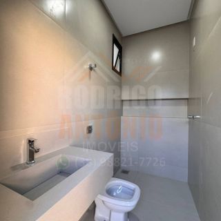 Linda Casa à venda com 3 quartos sendo 1 suíte no bairro Planalto