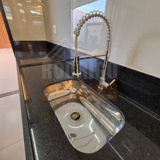 Linda Casa à venda com 3 quartos sendo 1 suíte no bairro Planalto