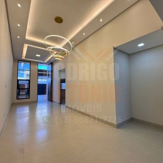 Linda Casa à venda com 3 quartos sendo 1 suíte no bairro Planalto