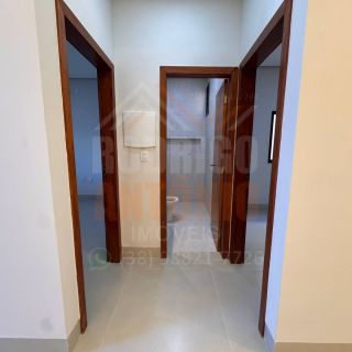 Linda Casa à venda com 3 quartos sendo 1 suíte no bairro Planalto