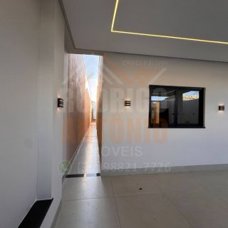 Linda Casa à venda com 3 quartos sendo 1 suíte no bairro Planalto